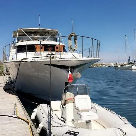 Yacht Bateau-hôtel Deauville
