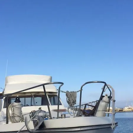 Úszó hotel Yacht *
